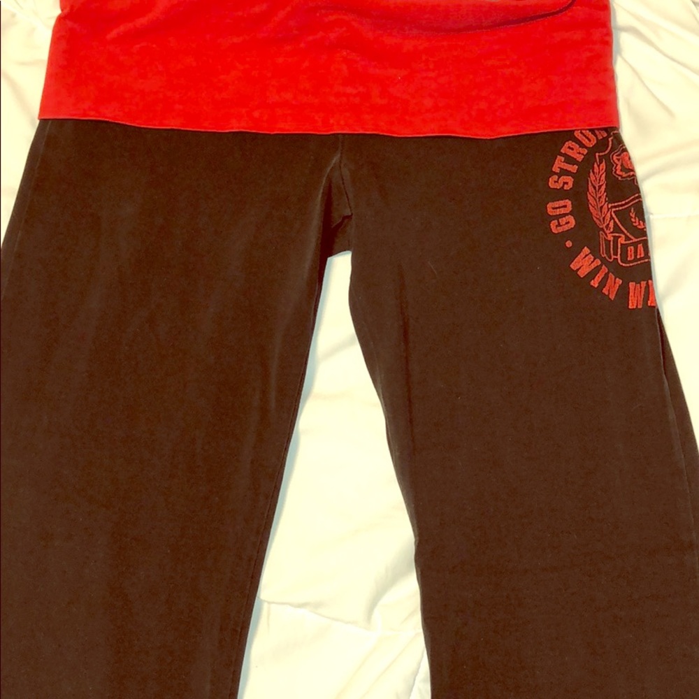 Wisconsin Badgers PINK Yoga Pants!